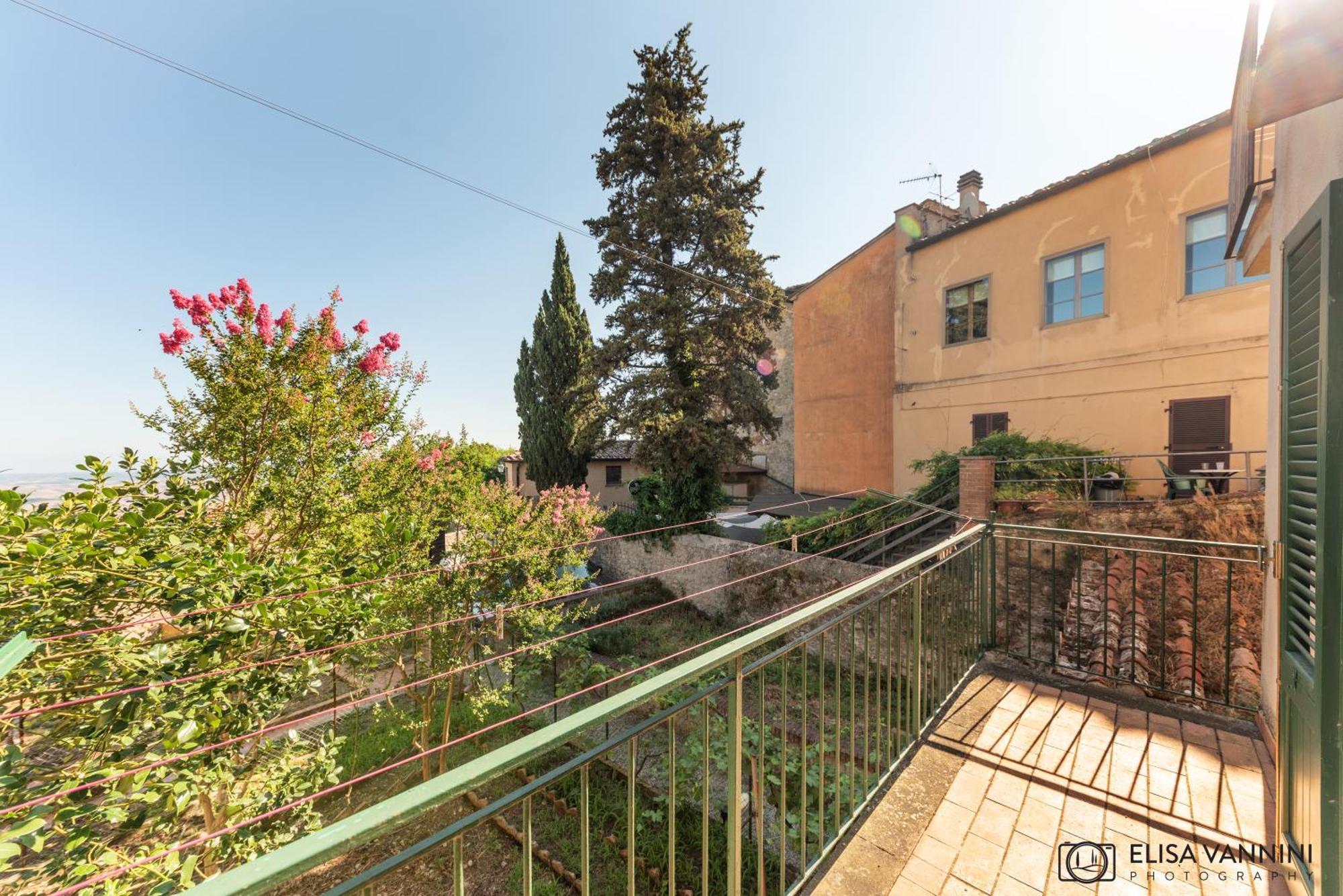 A Casa Di Rache & Bea Apartment Volterra Exterior photo